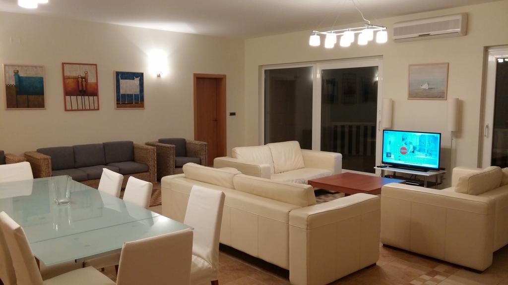 Apartments On Gorana Pavlova 24 Sutivan Bagian luar foto