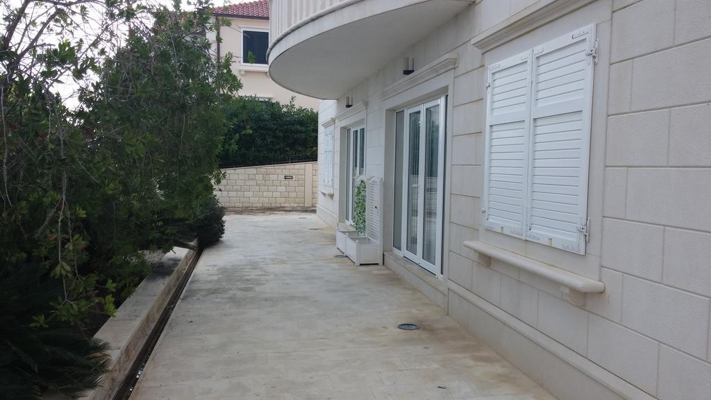 Apartments On Gorana Pavlova 24 Sutivan Bagian luar foto